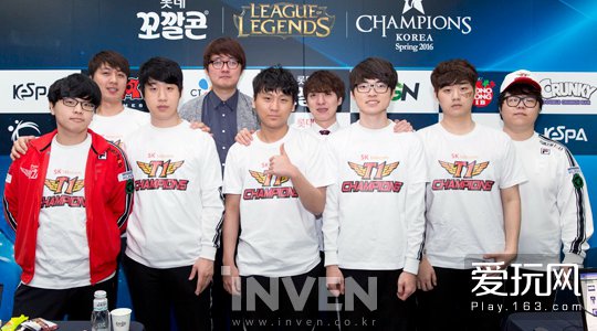 媒体与球迷 媒体与球迷