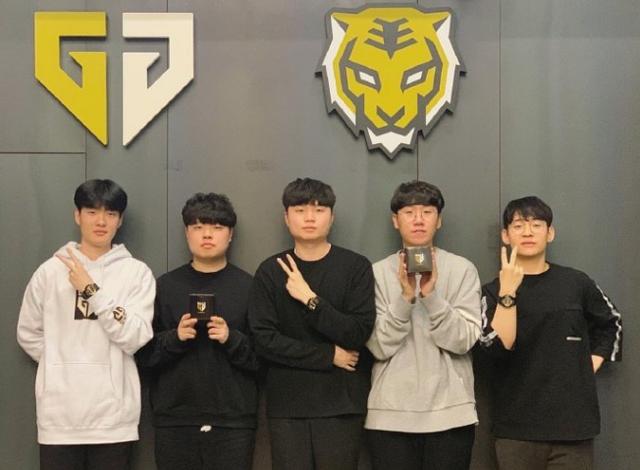 首胜不仅代 首胜不仅代